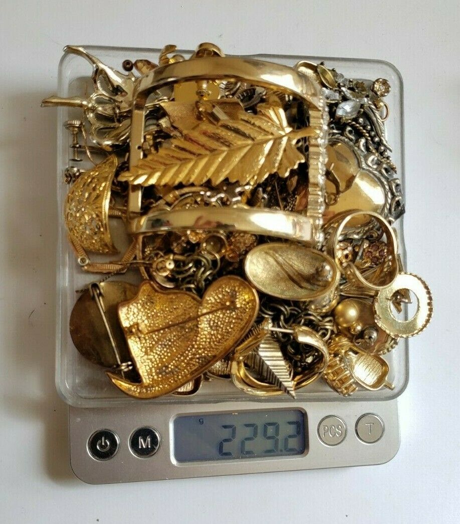 Scrap Gold Recovery Lot (229.2 Grams) Jewelry Scrap Lot. Gold Recovery,  Etc..