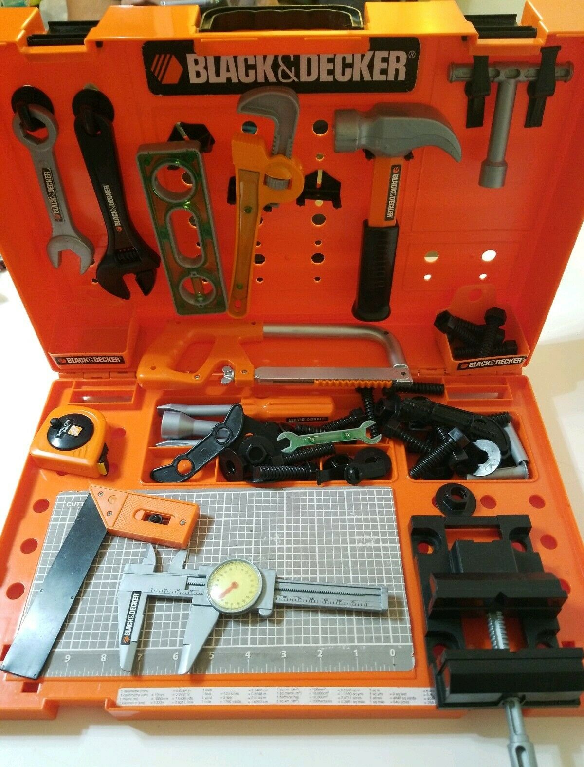 Black & Decker Junior Fold Up Workbench  With 65 Parts And Accessories