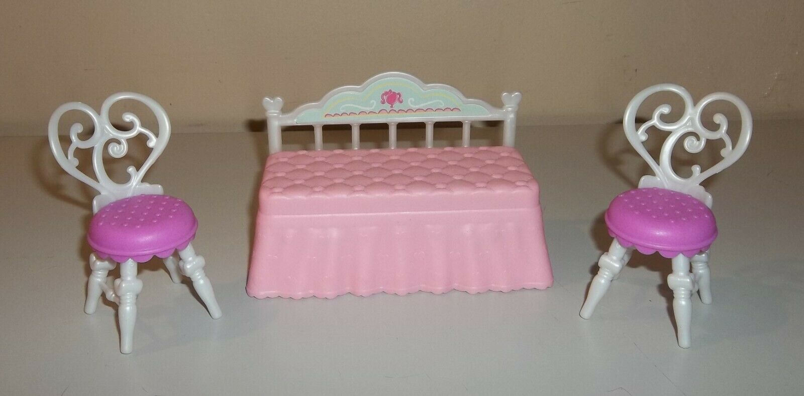 Barbie Kelly Furniture For Chelsea Clubhouse - Daybed Plus 2 Chairs