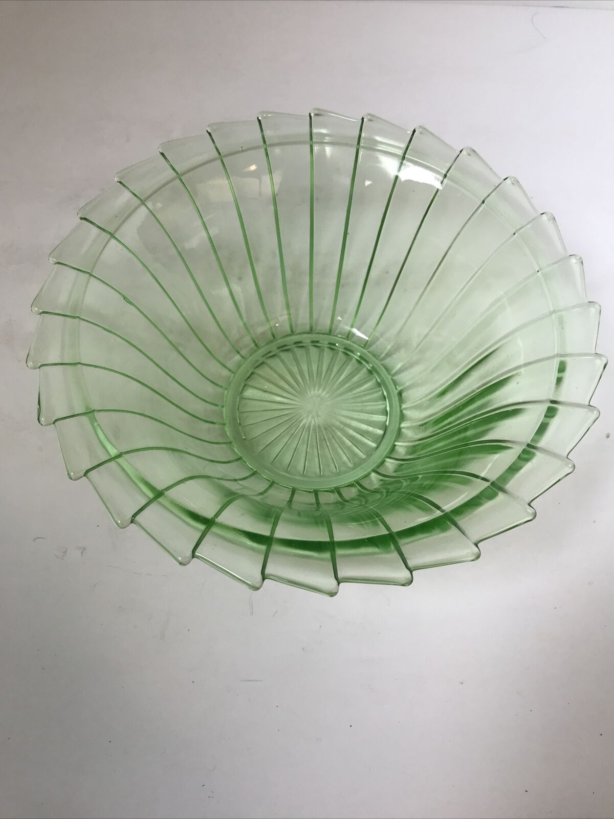 Green Art Deco Depression Glass Jeannette Sierra Pinwheel Large Fruit Bowl